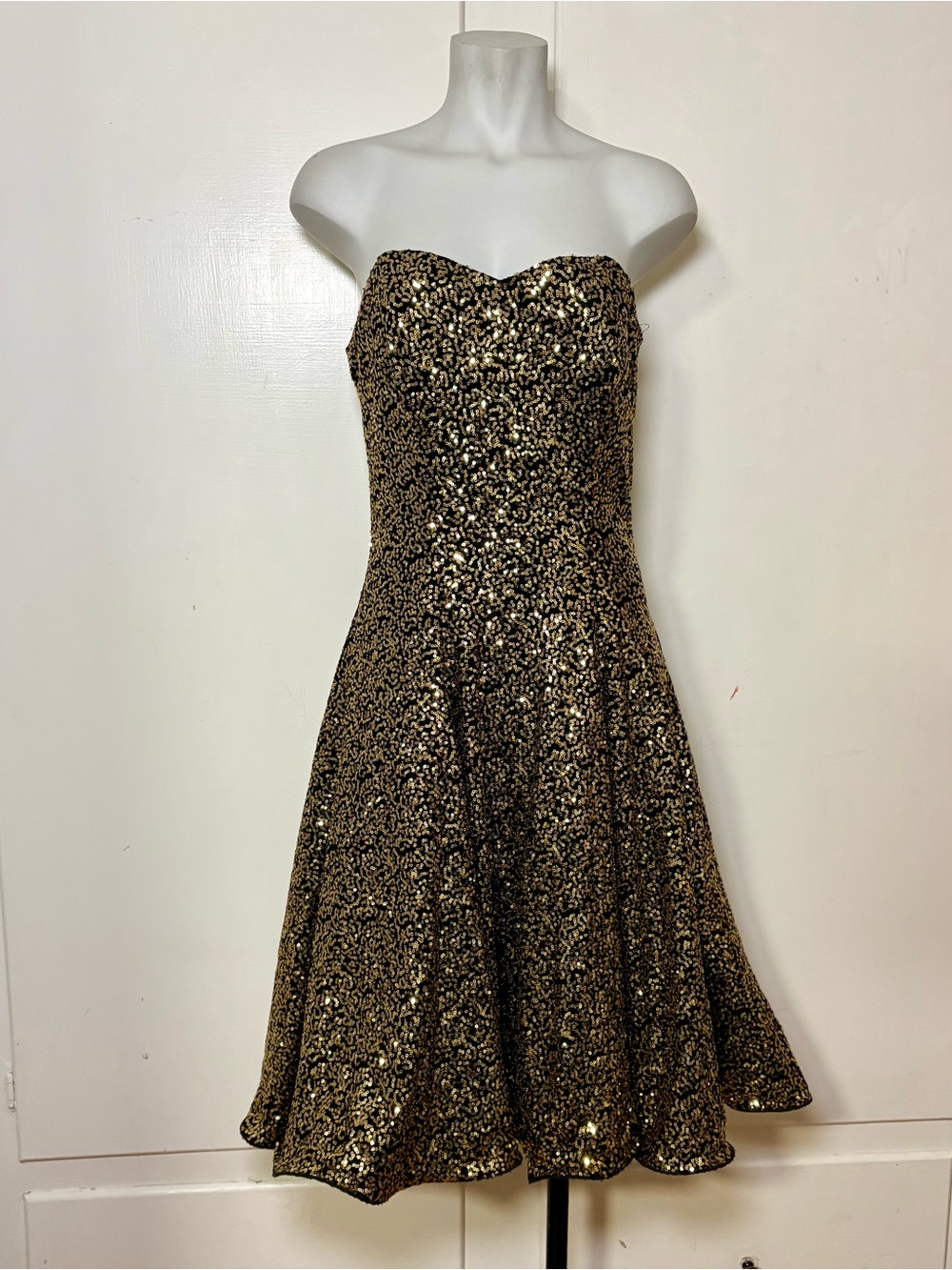 Vintage 80s/90s Rivars Gold Sequins Sweetheart A Line Tea Length Formal Dress